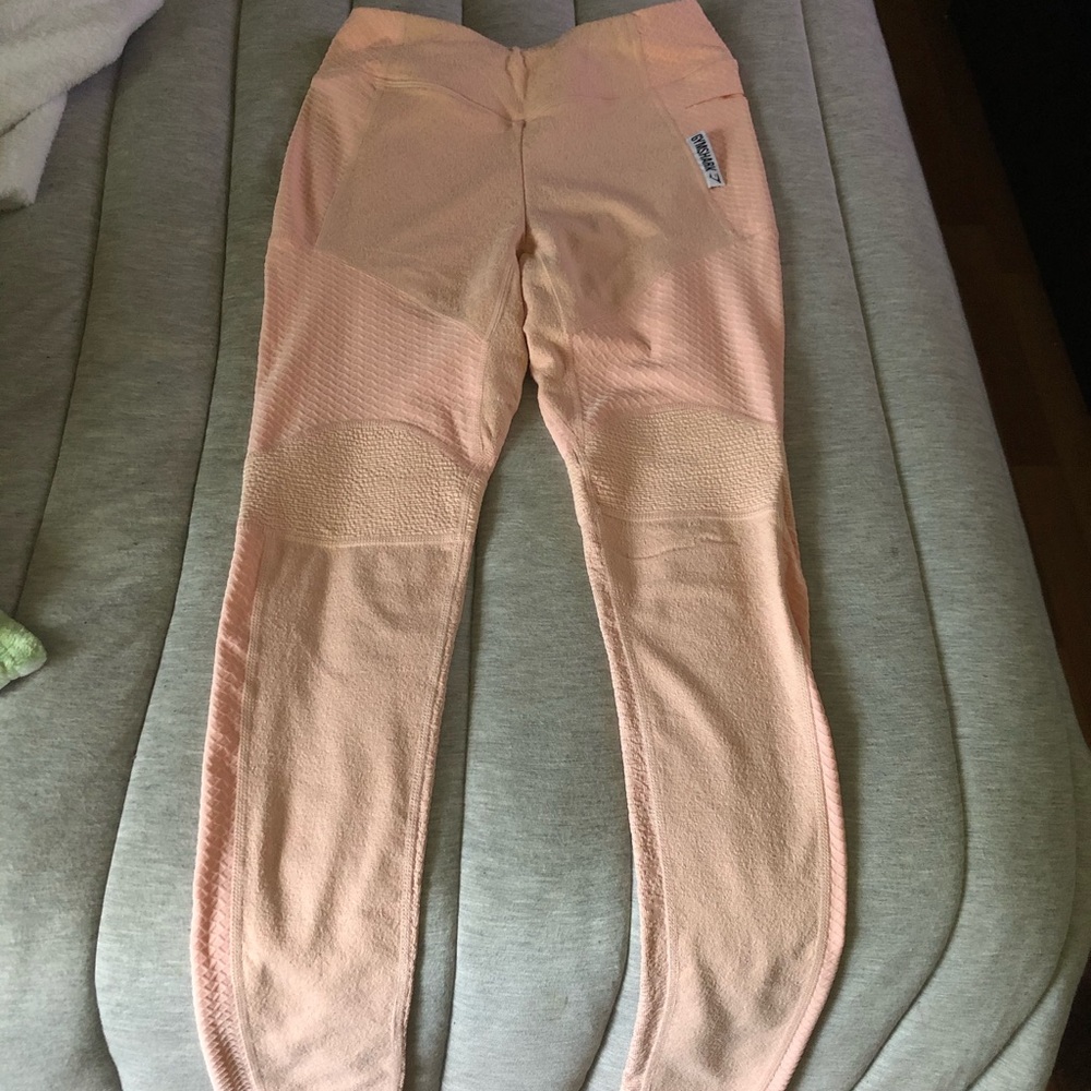 Gym shark leggings